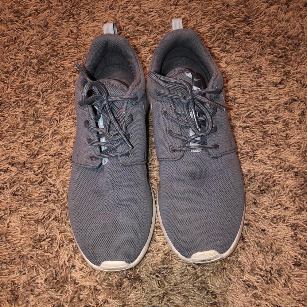 Women’s Nike Roshe Tennis Shoes